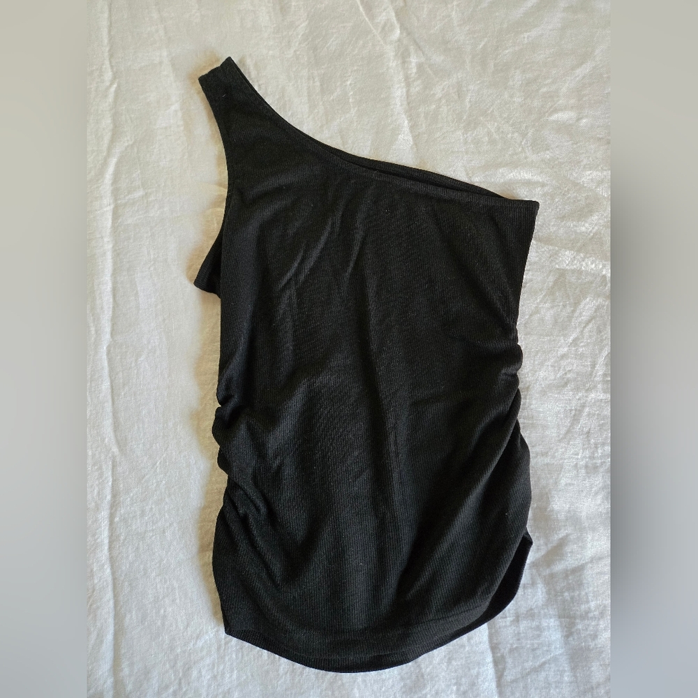 One-Shoulder Black Ribbed Tank